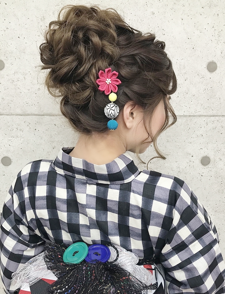 ルーズな高めアップスタイル ゆめやかたbeauty 着物ヘアカタログ